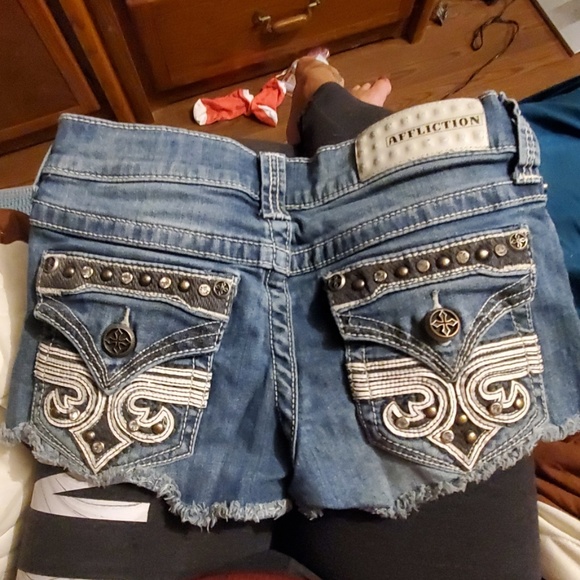 Affliction Vikki shorts - Picture 1 of 3